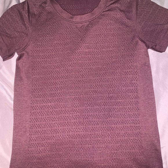 Lululemon shirt - Picture 1 of 4
